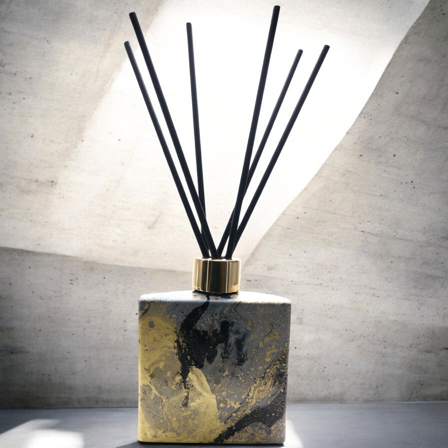 The Parrot's Nest Artisan Reed Diffuser Set | Unique Design #TBG001 | Choose Your Fragrance