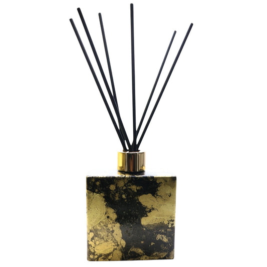 The Parrot's Nest Artisan Reed Diffuser Set | Unique Design #BG003 | Choose Fragrance